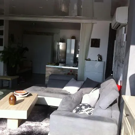 Magnifique Face A La De Beaucours Apartment